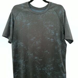 Lululemon Men's Black and Blue Patterned Shirt Size Large